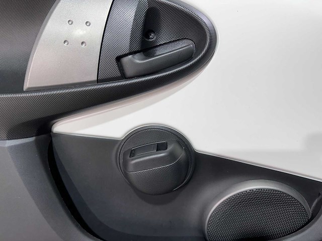 Toyota - aygo - 1.0 vvt-i aspiration - gj-329-x- 2013 - afbeelding 2 van  5