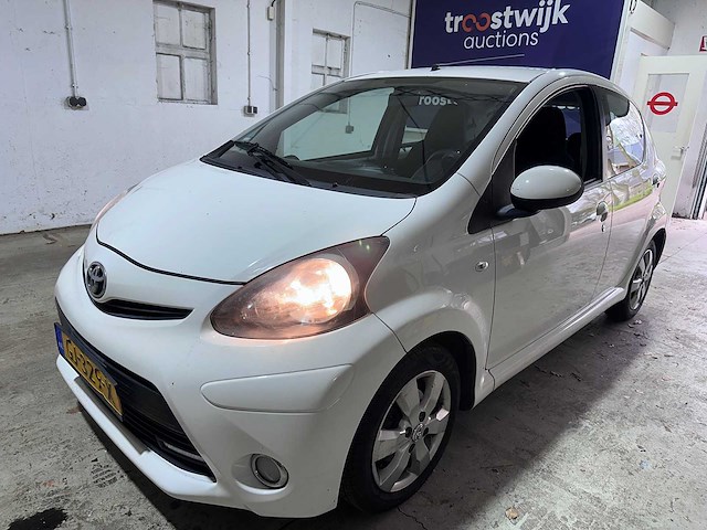 Toyota - aygo - 1.0 vvt-i aspiration - gj-329-x- 2013 - afbeelding 1 van  5