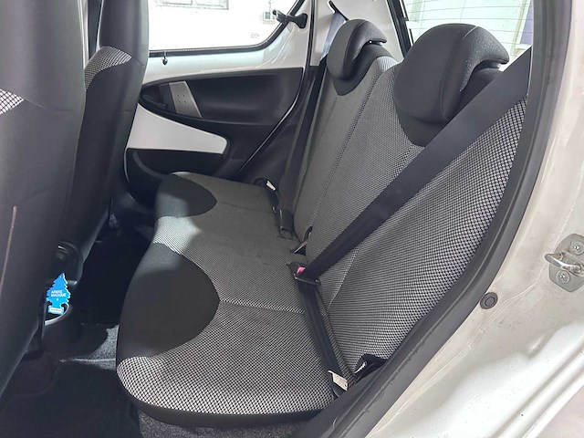 Toyota - aygo - 1.0 vvt-i aspiration - gj-329-x- 2013 - afbeelding 4 van  12