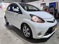 Toyota - aygo - 1.0 vvt-i aspiration - gj-329-x- 2013 - afbeelding 8 van  12