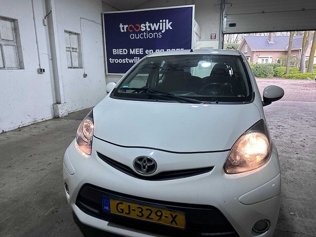 Toyota - aygo - 1.0 vvt-i aspiration - gj-329-x- 2013 - afbeelding 9 van  12