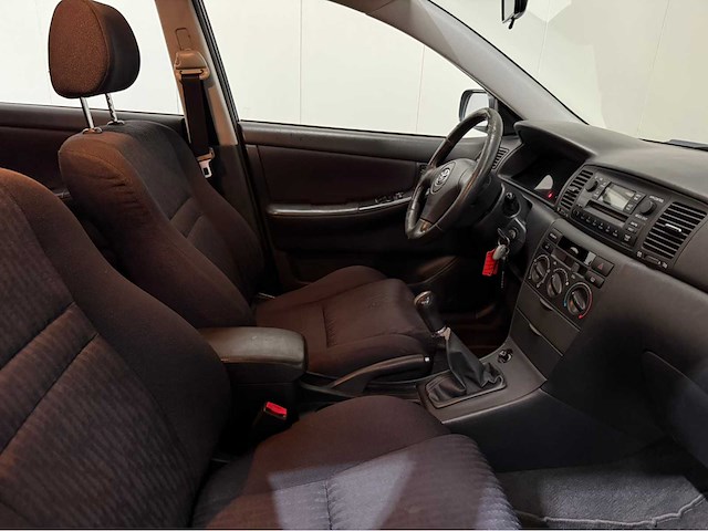 Toyota - corolla - personenauto - 2004 - afbeelding 6 van  25