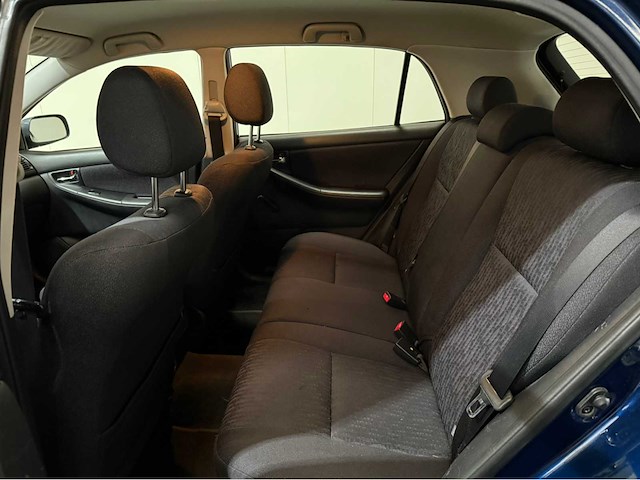 Toyota - corolla - personenauto - 2004 - afbeelding 8 van  25