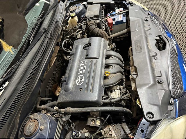 Toyota - corolla - personenauto - 2004 - afbeelding 10 van  25