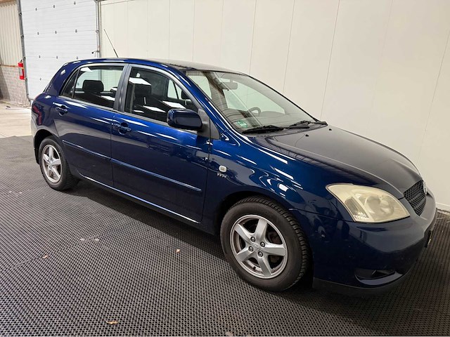 Toyota - corolla - personenauto - 2004 - afbeelding 22 van  25