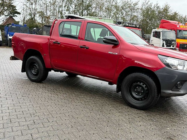 Toyota - hilux - 2019 - 21000km - bedrijfswagen - afbeelding 2 van  19