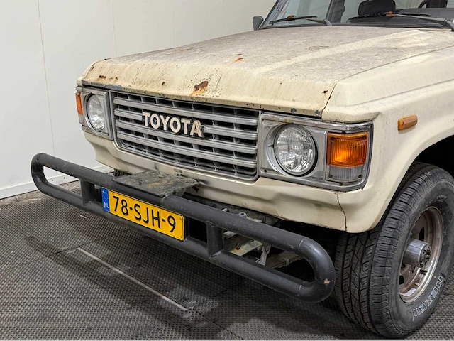 Toyota - land cruiser - 4.2 - oldtimer - 1983 - afbeelding 2 van  26