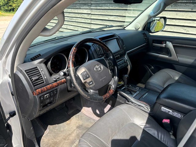 Toyota - land cruiser v8 - 4.5 d-4d v8 exec. 7p. - car - 2012 - afbeelding 3 van  40