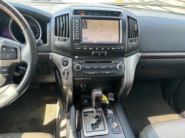 Toyota - land cruiser v8 - 4.5 d-4d v8 exec. 7p. - car - 2012 - afbeelding 5 van  40