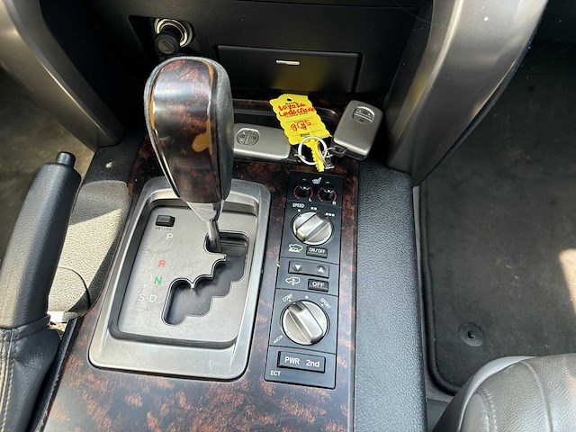Toyota - land cruiser v8 - 4.5 d-4d v8 exec. 7p. - car - 2012 - afbeelding 7 van  40
