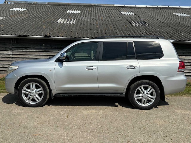 Toyota - land cruiser v8 - 4.5 d-4d v8 exec. 7p. - car - 2012 - afbeelding 12 van  40