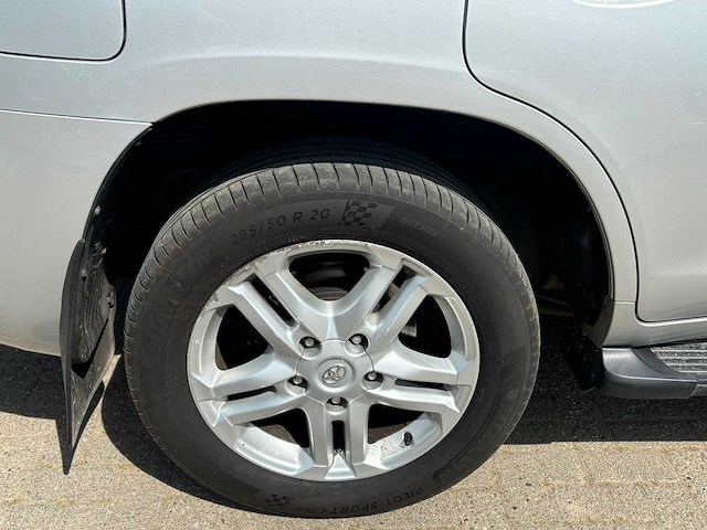 Toyota - land cruiser v8 - 4.5 d-4d v8 exec. 7p. - car - 2012 - afbeelding 25 van  40