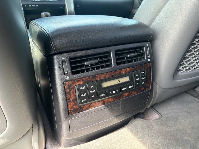 Toyota - land cruiser v8 - 4.5 d-4d v8 exec. 7p. - car - 2012 - afbeelding 15 van  40