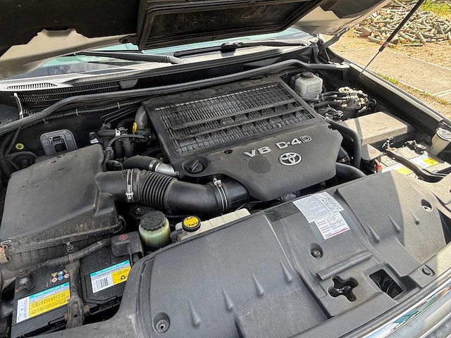 Toyota - land cruiser v8 - 4.5 d-4d v8 exec. 7p. - car - 2012 - afbeelding 22 van  40