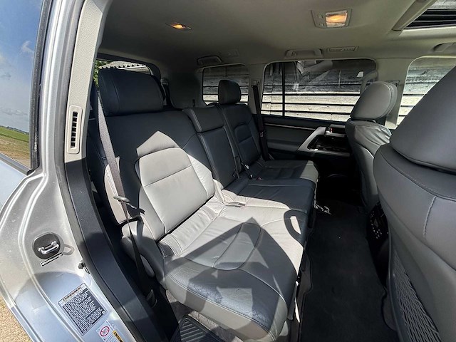 Toyota - land cruiser v8 - 4.5 d-4d v8 exec. 7p. - car - 2012 - afbeelding 32 van  40