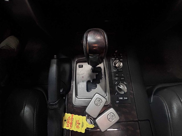 Toyota - land cruiser v8 - 4.5 d-4d v8 exec. 7p. - car - 2012 - afbeelding 11 van  38