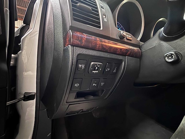 Toyota - land cruiser v8 - 4.5 d-4d v8 exec. 7p. - car - 2012 - afbeelding 13 van  38