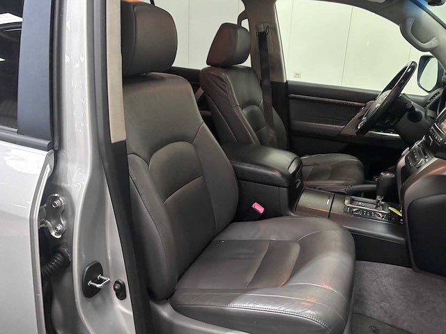 Toyota - land cruiser v8 - 4.5 d-4d v8 exec. 7p. - car - 2012 - afbeelding 18 van  38