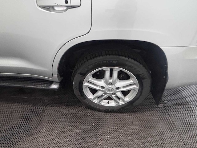 Toyota - land cruiser v8 - 4.5 d-4d v8 exec. 7p. - car - 2012 - afbeelding 29 van  38