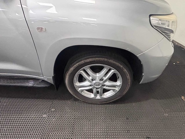 Toyota - land cruiser v8 - 4.5 d-4d v8 exec. 7p. - car - 2012 - afbeelding 31 van  38