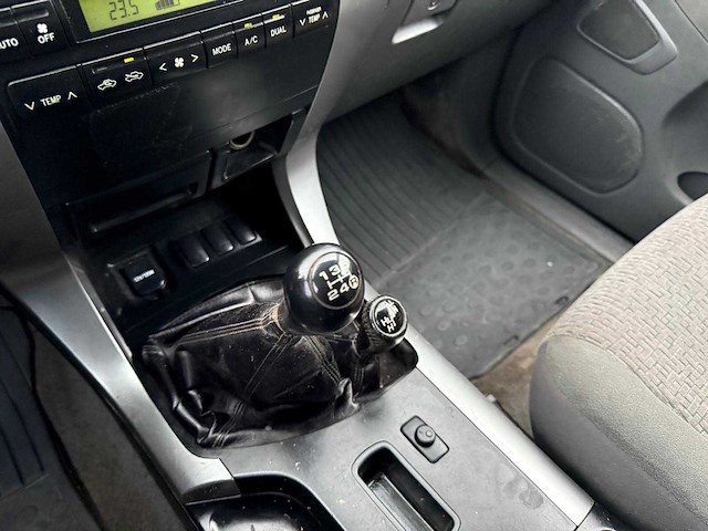 Toyota - landcruiser - 3.0 d-4d vx hr bl.v. - bedrijfswagen - afbeelding 15 van  24