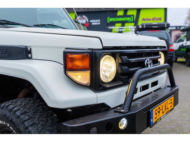 Toyota - landcruiser - camperkenteken 59-lkl-5 - afbeelding 12 van  14