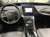 Toyota - mirai - waterstof - fuel-cell - personenauto - 2018 - afbeelding 2 van  18