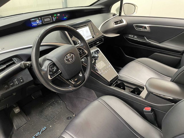 Toyota - mirai - waterstof - fuel-cell - personenauto - 2018 - afbeelding 4 van  18