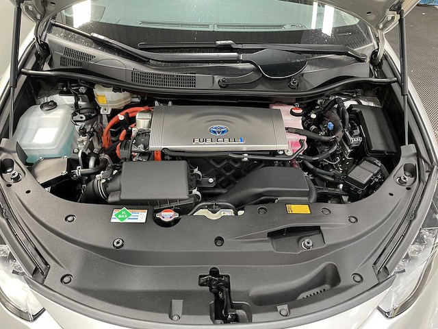 Toyota - mirai - waterstof - fuel-cell - personenauto - 2018 - afbeelding 5 van  18