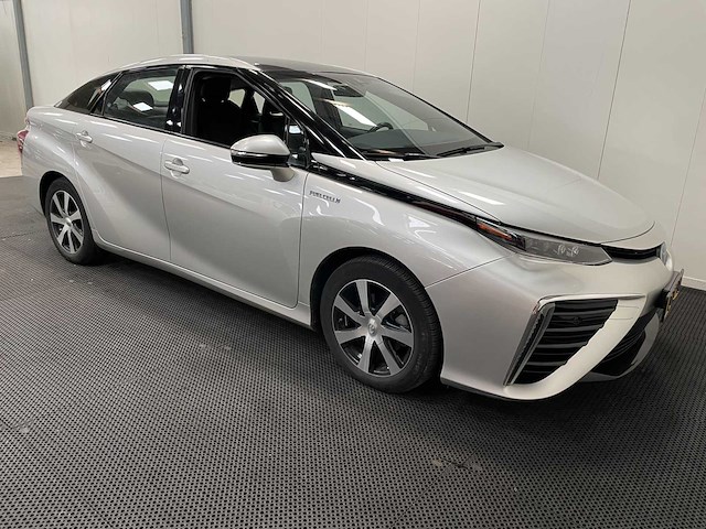 Toyota - mirai - waterstof - fuel-cell - personenauto - 2018 - afbeelding 11 van  13