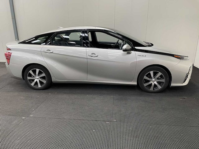 Toyota - mirai - waterstof - fuel-cell - personenauto - 2018 - afbeelding 12 van  13