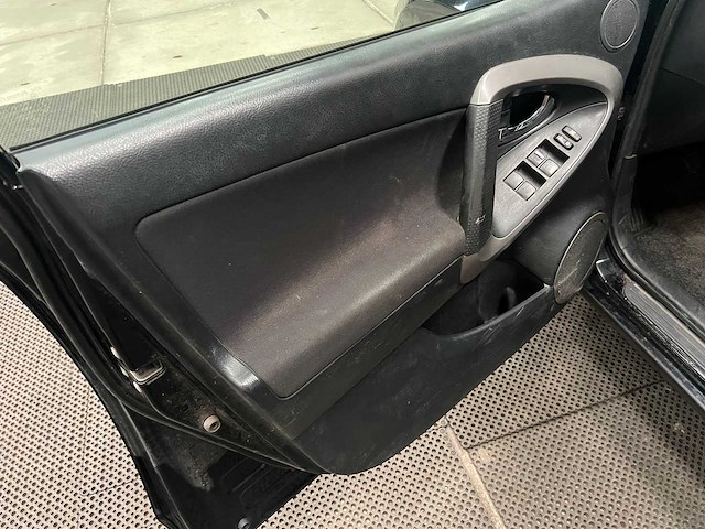Toyota - rav4 - 2.2 d4d x-style nav - 4x4 - personenauto - 2009 - afbeelding 5 van  31