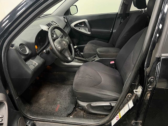 Toyota - rav4 - 2.2 d4d x-style nav - 4x4 - personenauto - 2009 - afbeelding 6 van  31