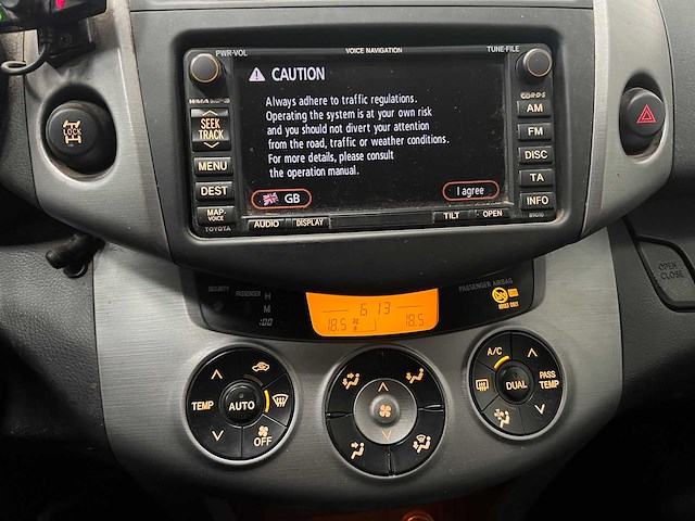 Toyota - rav4 - 2.2 d4d x-style nav - 4x4 - personenauto - 2009 - afbeelding 18 van  31