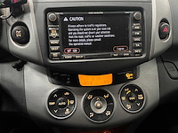 Toyota - rav4 - 2.2 d4d x-style nav - 4x4 - personenauto - 2009 - afbeelding 18 van  31