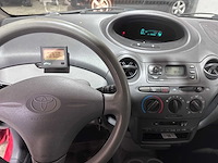 Toyota - yaris - 1.0-16v vvt-i terra - 45-df-vr - 1999 - afbeelding 16 van  17
