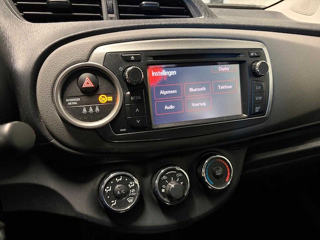 Toyota - yaris - 1.3 vvt-i aspiration 2012 jr-208-v iaw - afbeelding 11 van  20