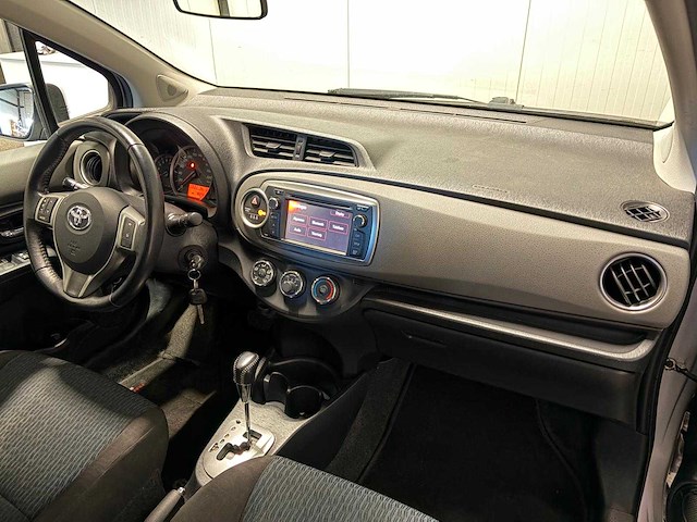 Toyota - yaris - 1.3 vvt-i aspiration 2012 jr-208-v iaw - afbeelding 2 van  20