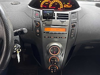 Toyota - yaris - 1.3 vvti aspiration - 06-ksb-4 - afbeelding 12 van  18
