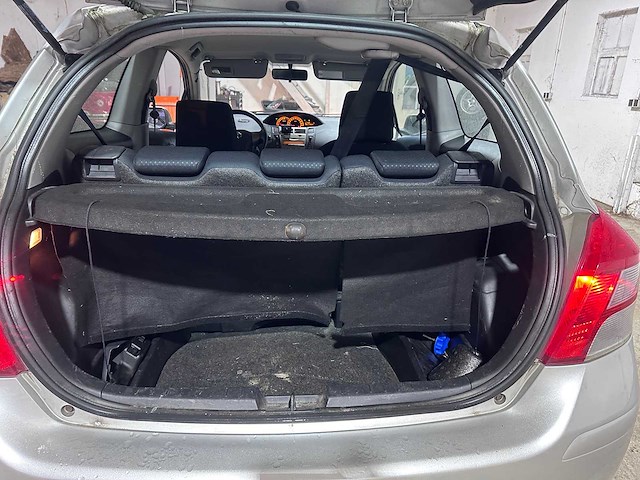 Toyota - yaris - 1.3 vvti aspiration - 06-ksb-4 - afbeelding 4 van  18