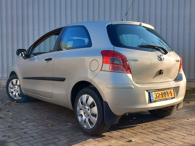 Toyota - yaris - 1.3 vvti comfort - personenauto - afbeelding 3 van  11