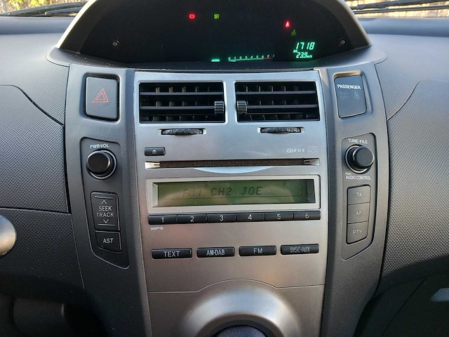 Toyota - yaris - 1.3 vvti comfort - personenauto - afbeelding 9 van  11