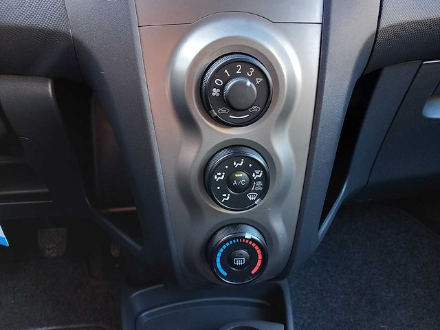 Toyota - yaris - 1.3 vvti comfort - personenauto - afbeelding 10 van  11