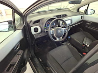 Toyota - yaris - 1.5 full hybrid asp. - car - 2014 - afbeelding 17 van  18