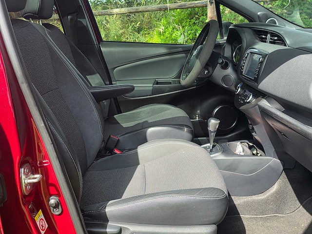 Toyota - yaris - 1.5 hyb. active - automaat - panodak - metallic lak - 2019 - g-536-dp - personenauto - afbeelding 6 van  16