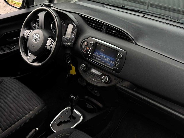 Toyota - yaris - 1.5 hyb. design sp. - car - 2018|k-872-xn|iaw - afbeelding 10 van  21