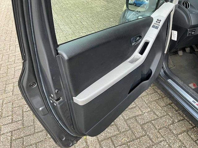 Toyota - yaris - 1.8 vvti ts - personenauto - 2007 - afbeelding 27 van  27