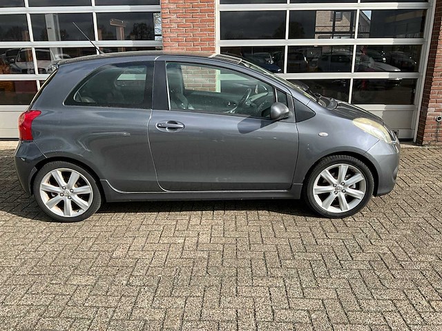 Toyota - yaris - 1.8 vvti ts - personenauto - 2007 - afbeelding 13 van  27