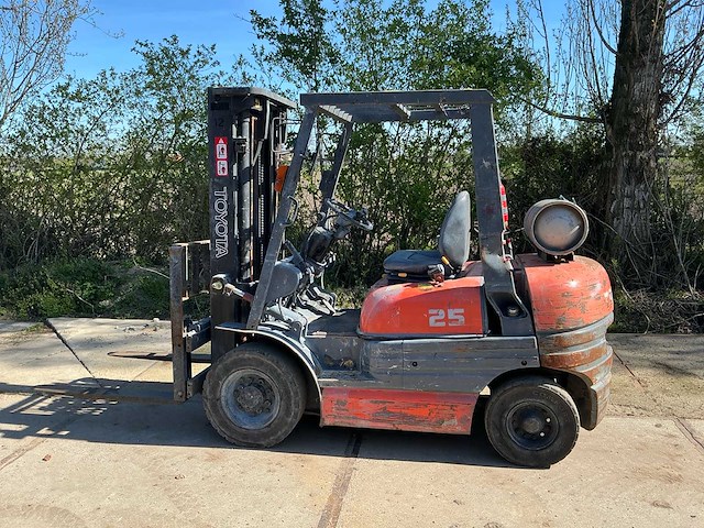 Toyota 02 6fgl 25 vorkheftruck - afbeelding 1 van  20