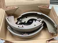 Toyota 04495-26230 shoe kit (2x) - afbeelding 1 van  3